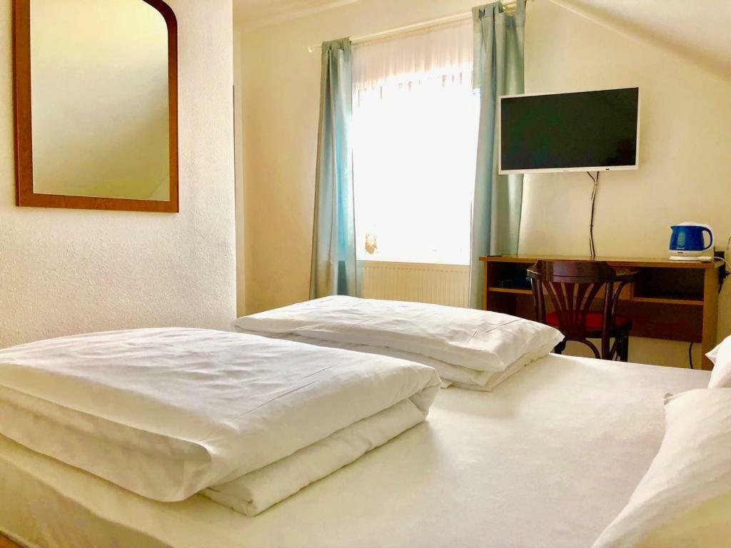 Hard Rock Rooms For Two Лівно Екстер'єр фото
